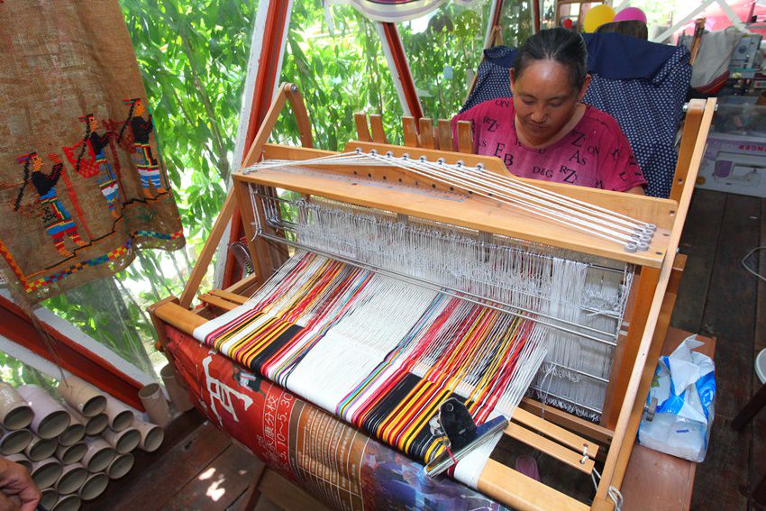【台東景點】阿布斯布農傳統服飾工作室：體驗原住民小型織布DIY，閱讀布農織布文化