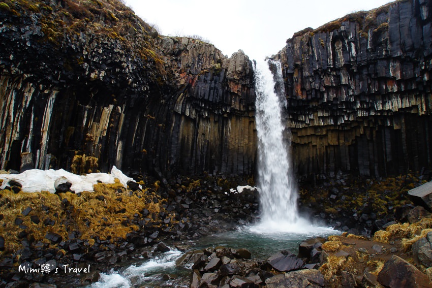 【冰島南部景點】玄武岩瀑布 Svartifoss：瓦特納冰川國家公園中的黑色瀑布，走到鐵腿也值得