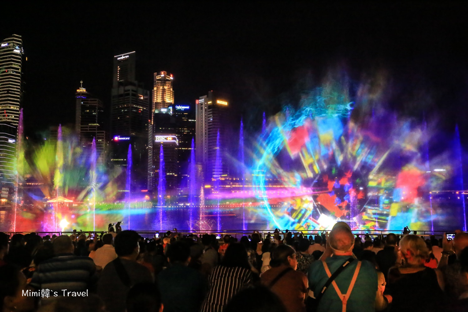 【新加坡】濱海灣金沙酒店水舞秀：演出時間＆交通彙整，新加坡必看絢麗夜間燈光秀