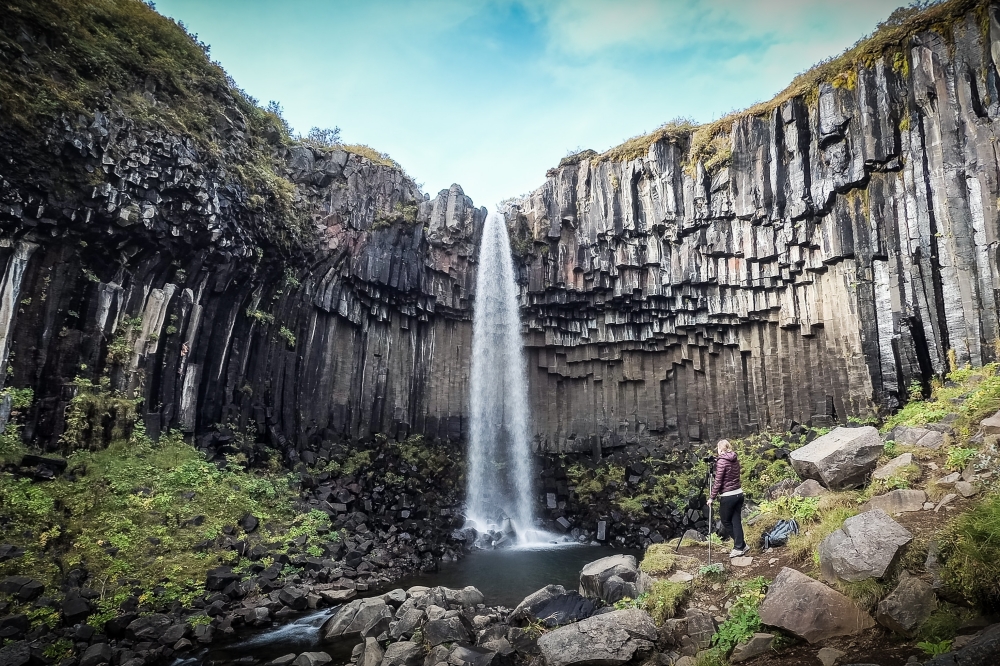 【冰島南部景點】玄武岩瀑布 Svartifoss：瓦特納冰川國家公園中的黑色瀑布