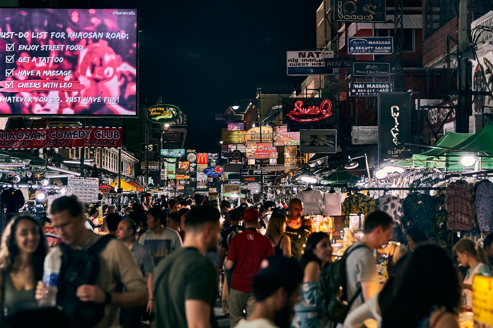 【泰國曼谷】考山路＆交通：美食、夜市、酒吧林立的背包客天堂，越夜越熱鬧。