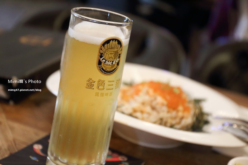 【台南美食】南紡夢時代．金色三麥(台南店)：氣氛好、餐點優，啤酒更是無敵好喝!! 必定再訪的地方。