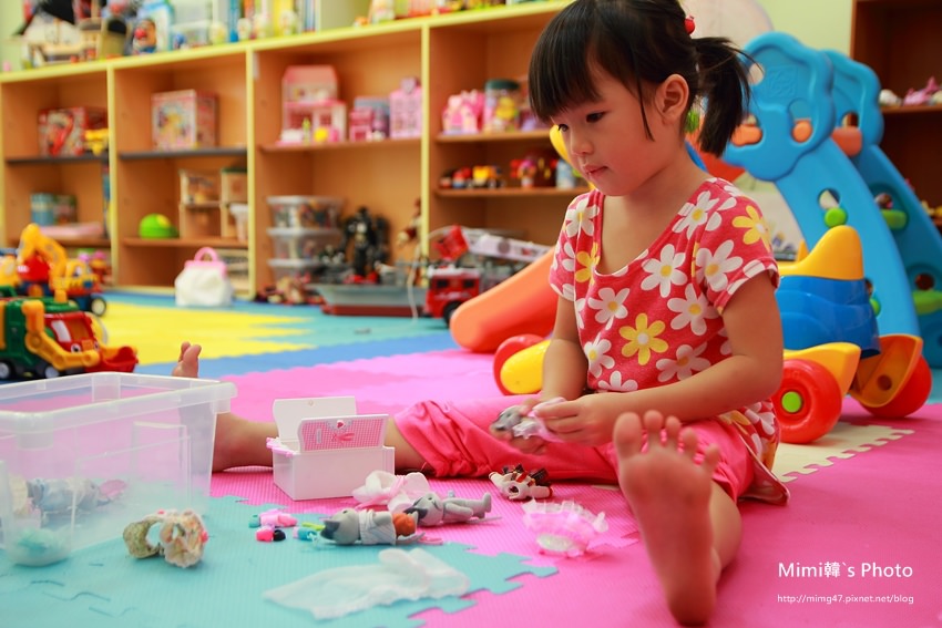 【台南親子景點】玩具愛樂園親子館：孩子們的夢幻遊戲室，這裡有好多百貨專櫃玩具、繪本、有聲書~