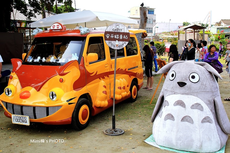 【台南．甜點】安平貓小巴：可愛的龍貓公車，送來好吃的霜淇淋和咖啡，來了安平別錯過唷XD