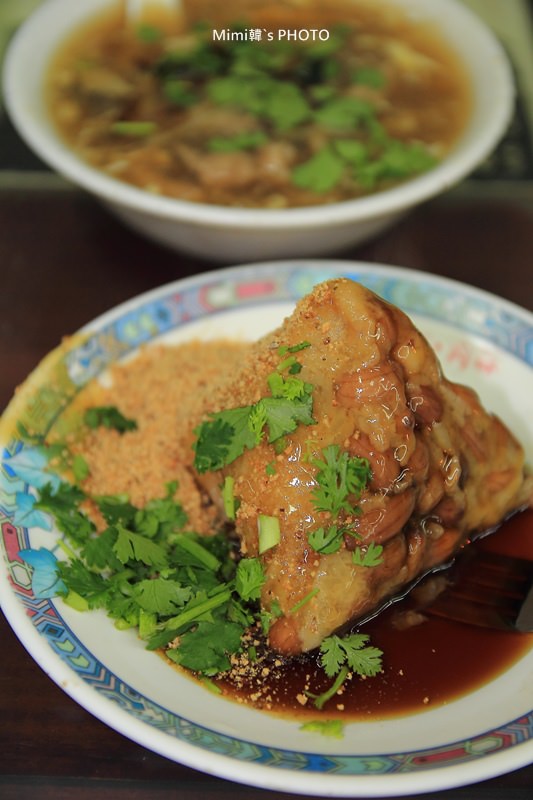 【台南．小吃】海龍肉粽菜粽(24H)：府城宵夜，怎麼路邊隨便找一間，就是80年老店!?